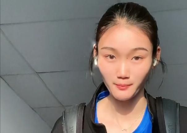 双乳压在落地窗前做h视频
